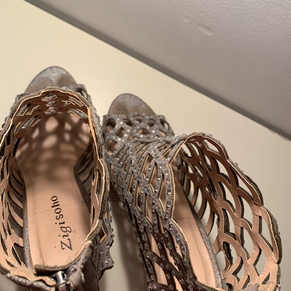 Heel - Picture 3 of 3